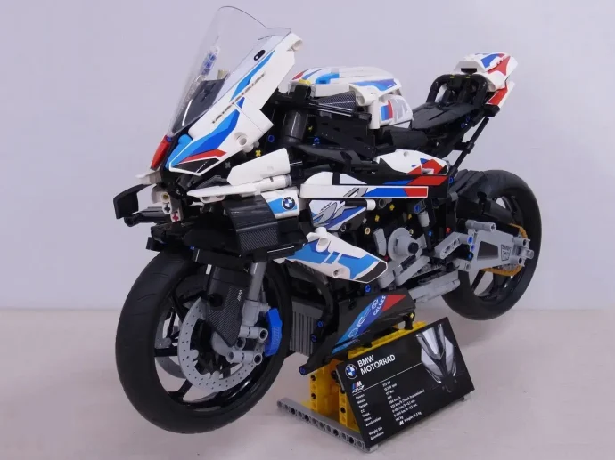 宅配】三重県四日市市のレゴ買取｜レゴテクニック「BMW M1000 RR