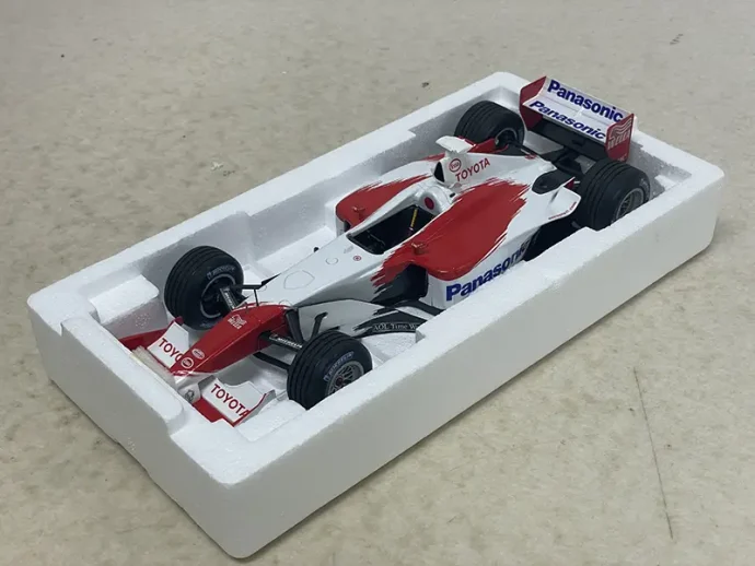 ミニチャンプス1/18　パナソニックトヨタ TF102