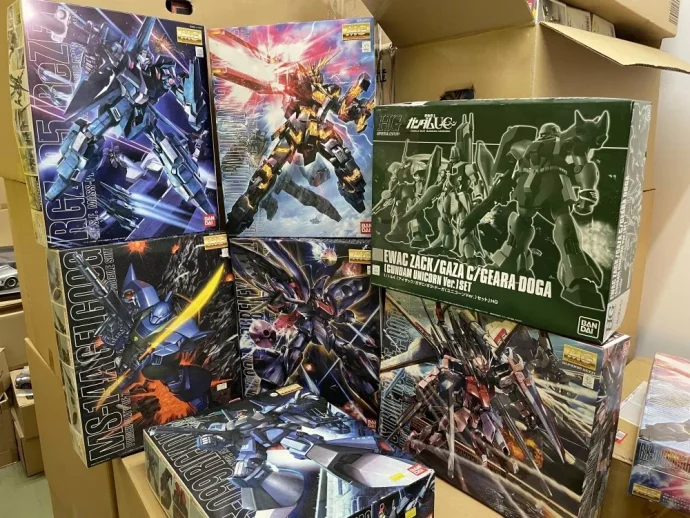 【出張買取】千葉県松戸市のプラモデルの買取実績｜ガンプラ、宇宙戦艦ヤマト、エルガイム、マクロス等の未組立、組立途中のプラモデルをコンテナ1個分買い取りさせて頂きました！