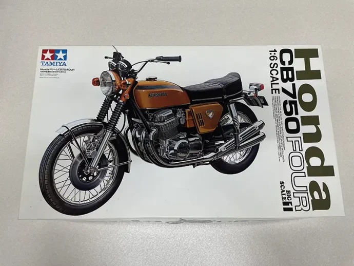 タミヤ 1/6 Honda ドリームCB750FOUR　パッケージ