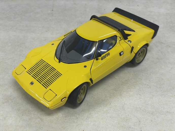 KYOSHO ORIGINAL1/18 ランチア ストラトス HF(イエロー)_フロント